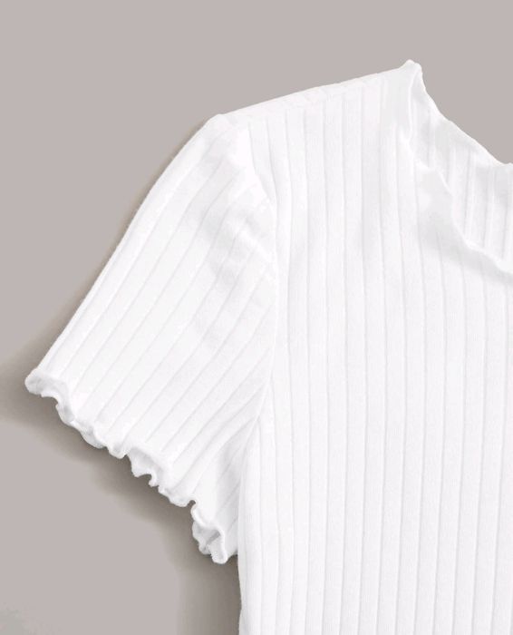 Бяла еластична тениска