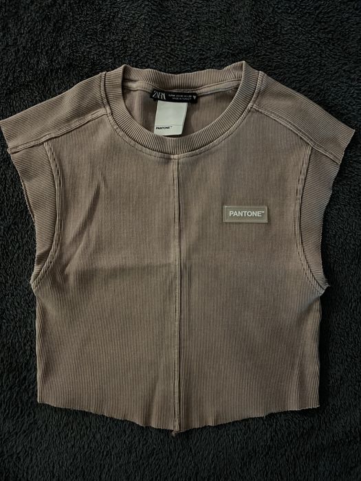 Скъсен потник от лимитирана серия на ZARA