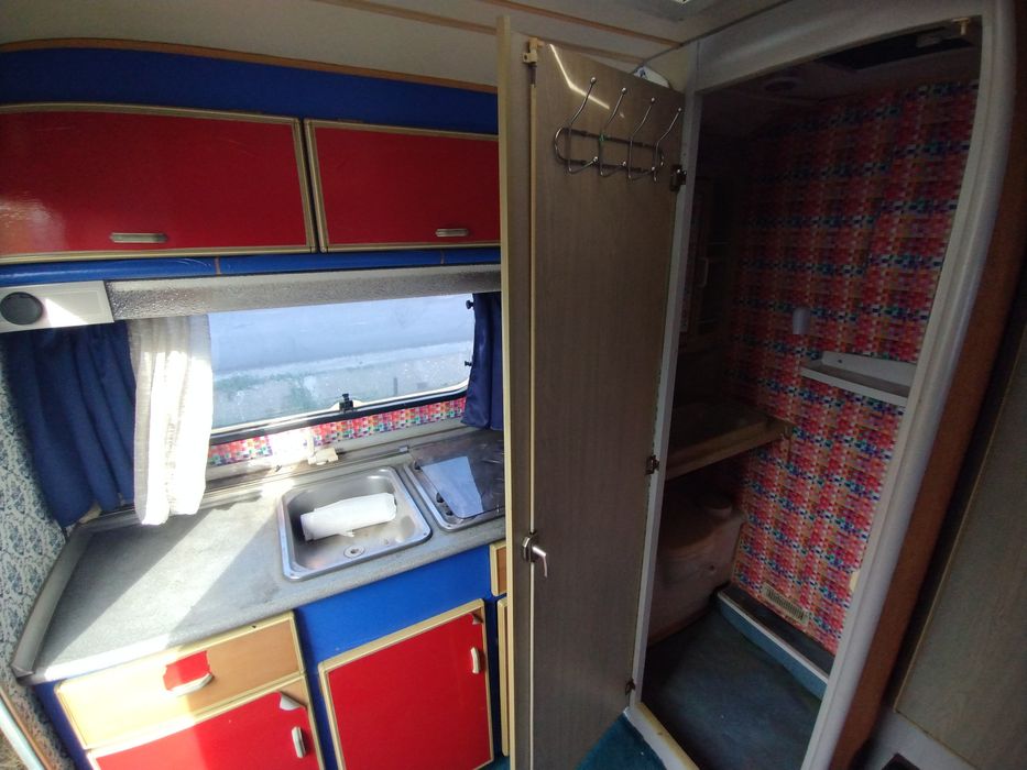 Rulotă camping 3 persoane înscrisă Ro discutabil