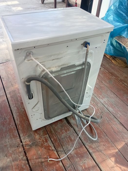 Продаю стиральную машину