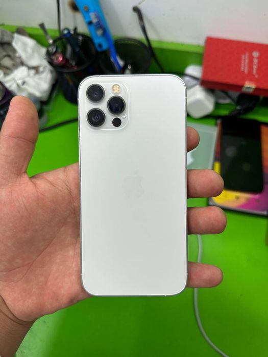 Iphone 12 pro holati yaxshi 128 gb 76 yomks