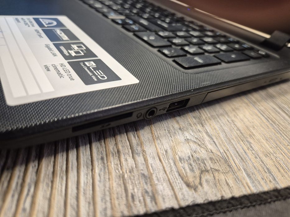 Ноутбук Acer Corei5 Для работы потянет многие программы