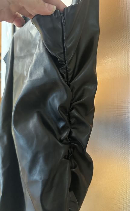 Черна къса рокля SHEIN от изкуствена кожа размер L