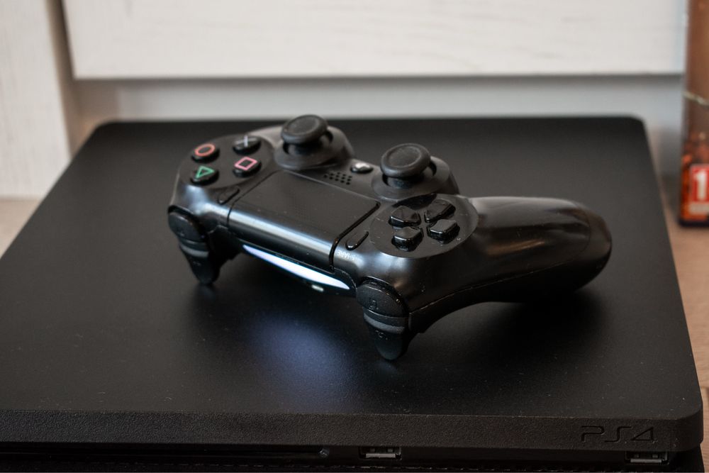 Playstation 4 Slim 1TB