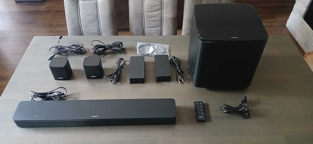Bose Soundbar 300 . Bass Module 300 , Surround Speakers