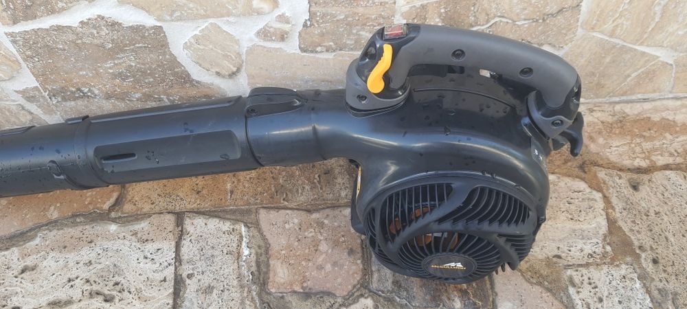 Suflanta mcculloch husqvarna frunze praf pe benzina