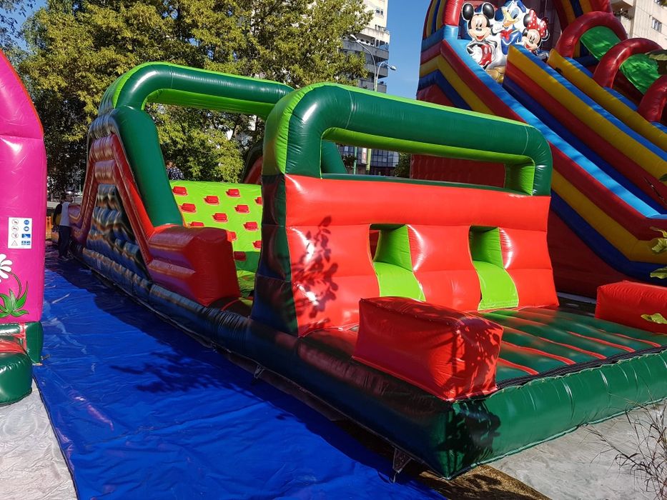 Tobogan-Saltea gonflabila cu obstacole