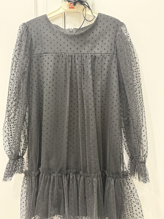 Продам нарядное платье на девочку