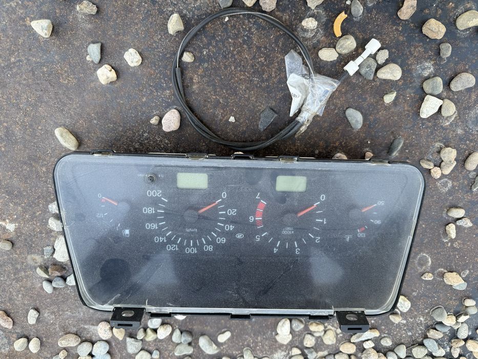 НИВА-2121 щиток прибор