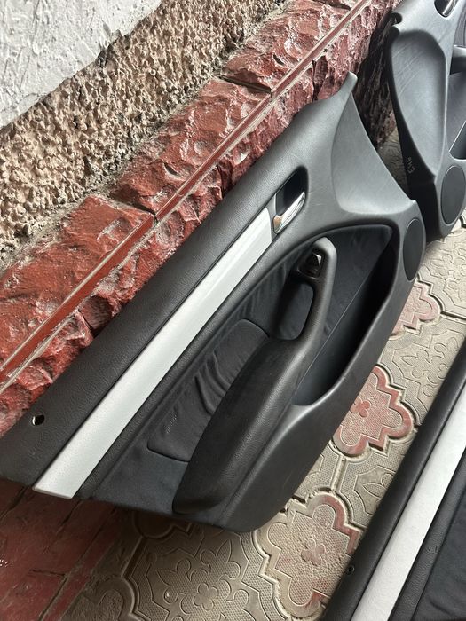 Продам комплект дверные карты на Бмв Е46 привозные