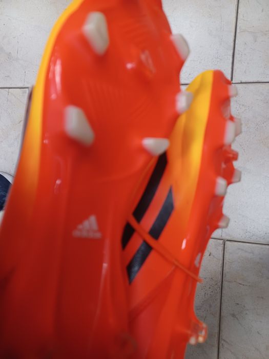 Калеври Бутонки Футболни обувки детски бутонки Стоножки Найк Адидас