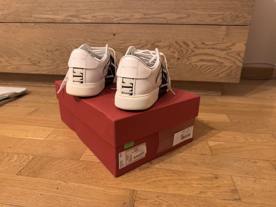 Sneakers Valentino Garavani originali – mărimea 40,5 – stare excelentă