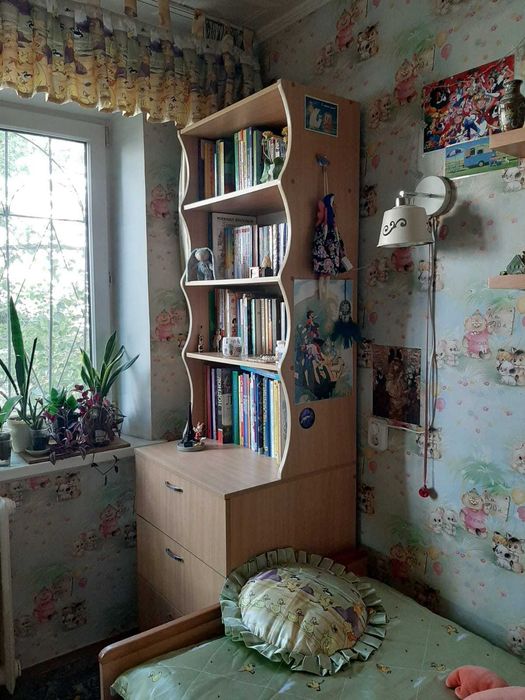 Продам красивые стеллажи