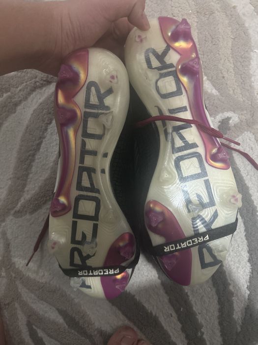 Бутсы 42 размер адидас.