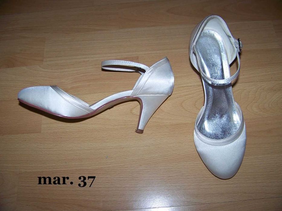 Pantofi mar.36 si 37