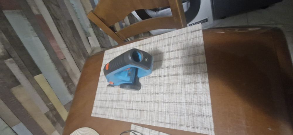 Акумолаторна ножица ГАРДЕНА