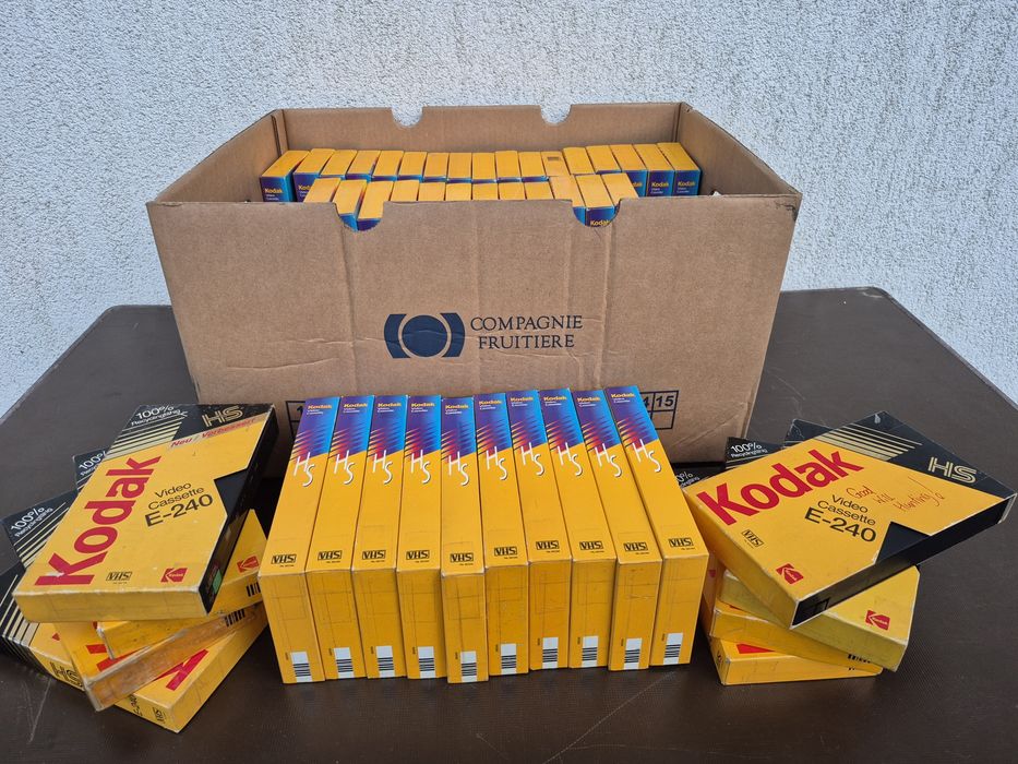 Vând lot 50 casete video VHS originale Kodak, 240 minute cu filme

- 5