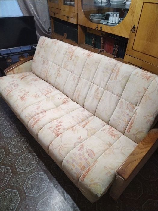 Продается диван и 2 кресла