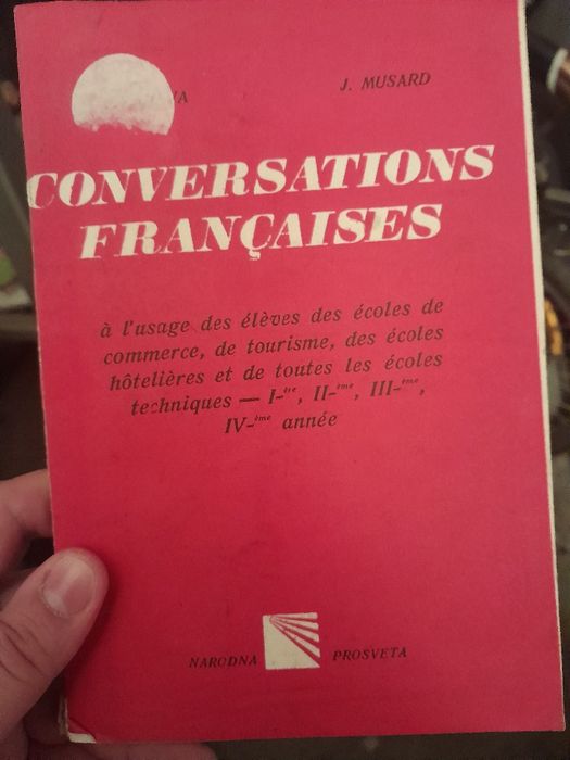 9 бр учебници за 5 лв: химия, френски, материалознание и др.