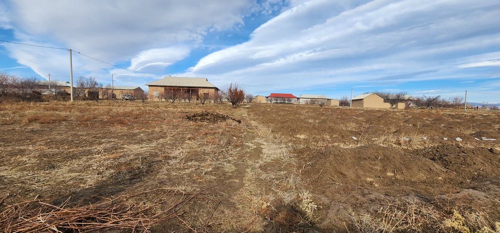 5 хонали янги курилган ховли сотилади деярли 60 сотох ер  билан