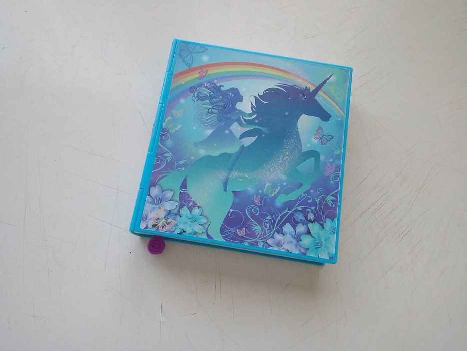 Вълшебен дневник с летяща пеперуда