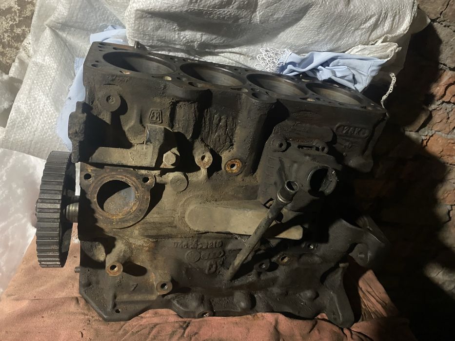 Продам два разобраных двигателя ауди 80 б4 2.0