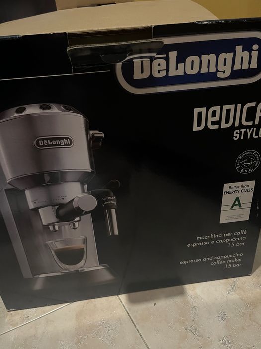 Кафемашина Delonghi Dedica style