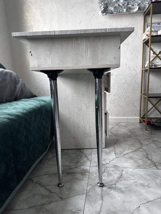 Маникюрный стол..