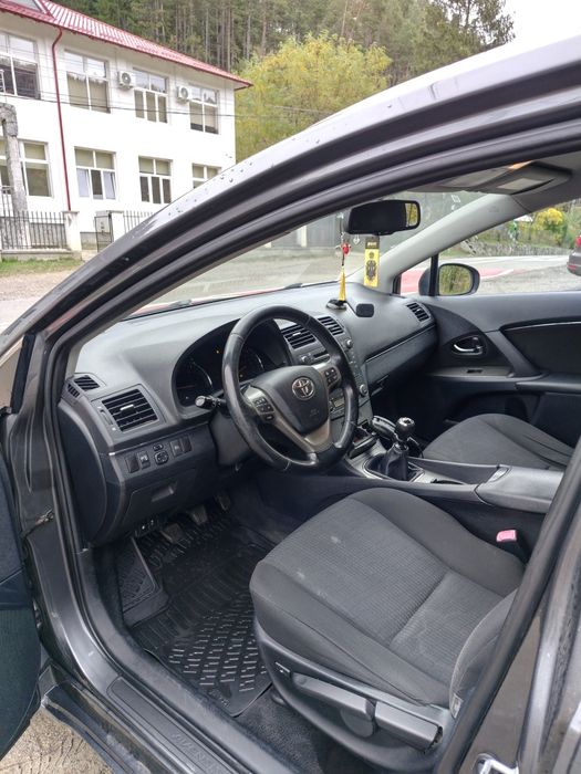 Vând Toyota Avensis T27!