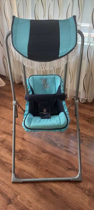 Бебешка люлка и столче за хранене