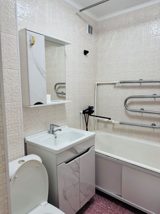 Сдам 2 комн квартиру в центре