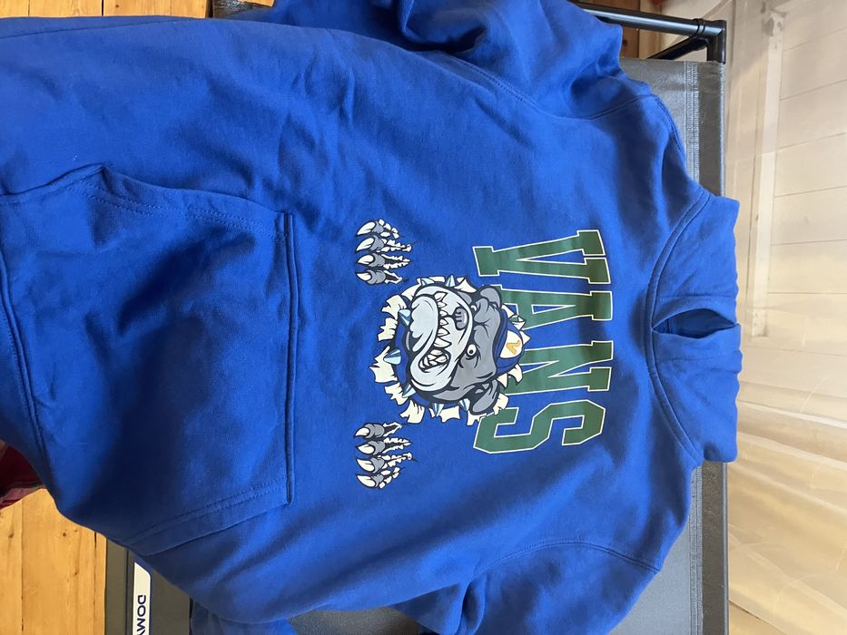 Суитшърти на марките The North Face,Tommy Jenas,Superdry,Vans,Barcelon