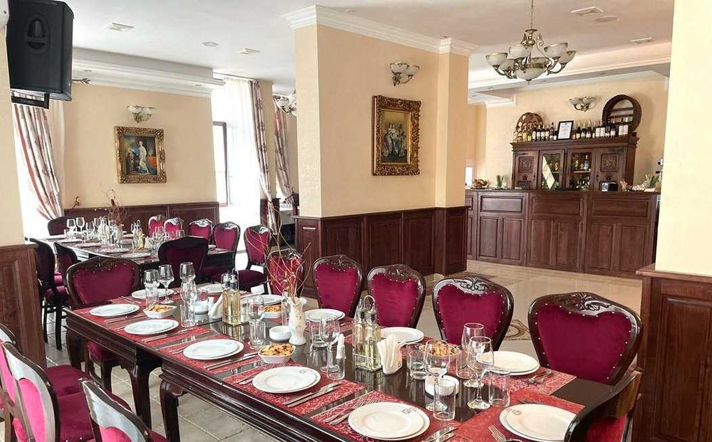 Hotel de vanzare in predeal, aproape de partia clabucet