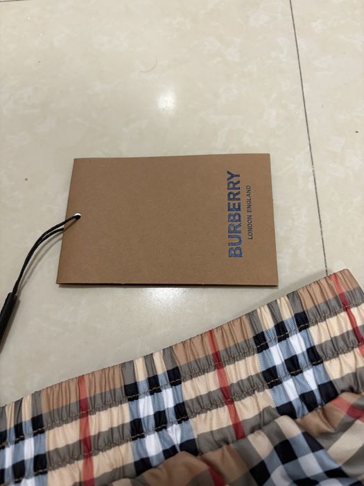 Pantaloni Scurti Burberry Marimea M