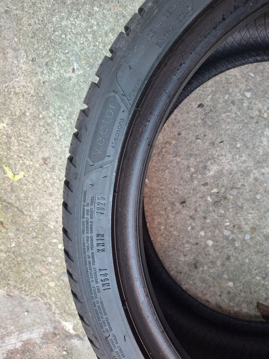 225 40 18 cu 255 35 18 Goodyear DOT 2025 all season NOI