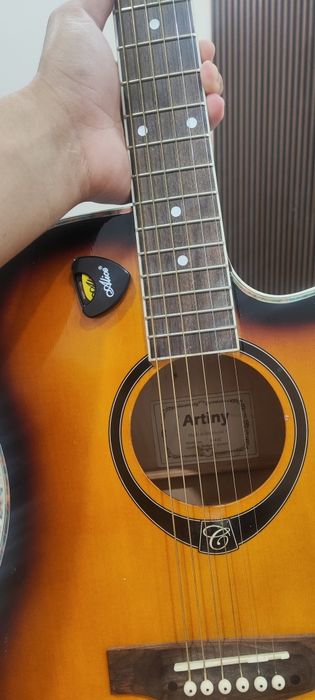 Гитара акустическая, марки Artiny