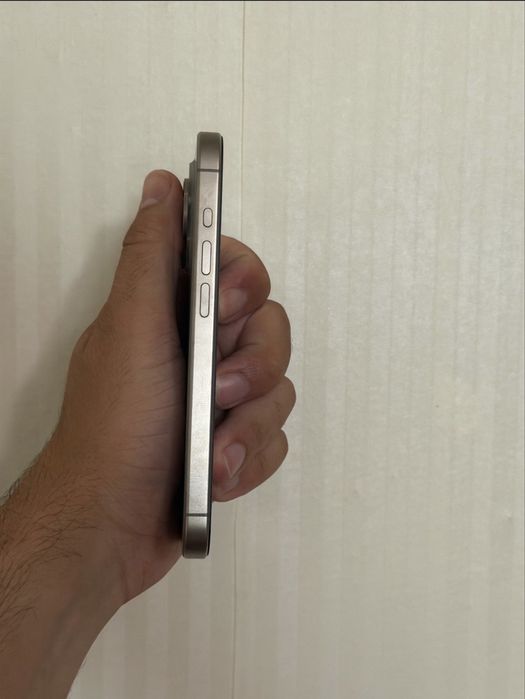Продам Iphone 15 pro Titan 128gb