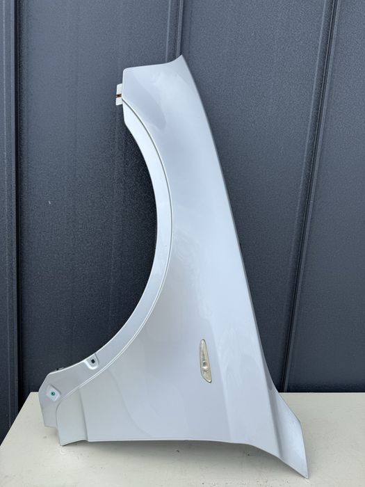 Aripa stanga BMW X3 E83 blach saphire 475/aripa dreapta cu defect