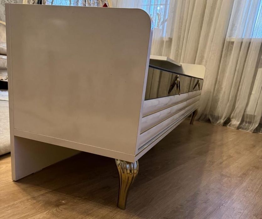 Подставка для телевизора