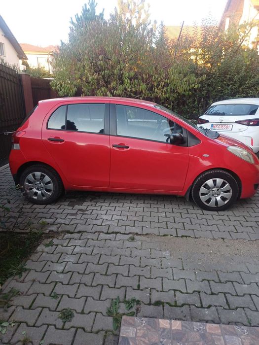 Vând Toyota Yaris