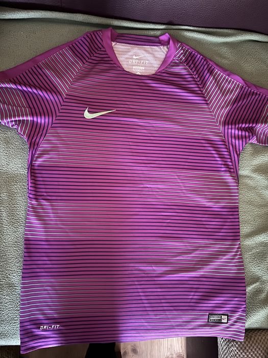 Фанелка найк …………