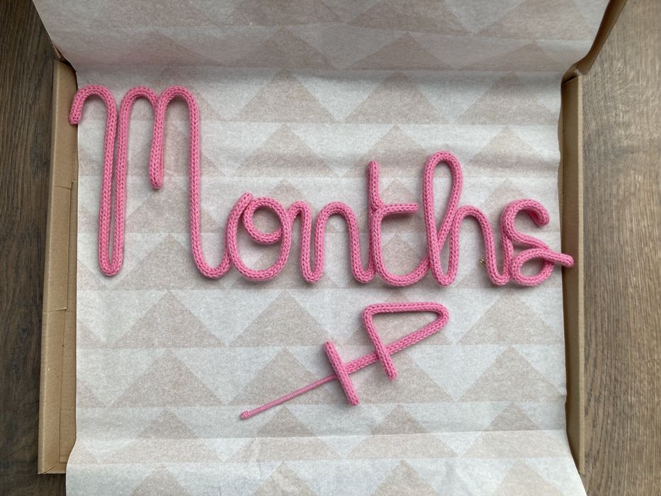 Надпис 4 месеца/фотосесия