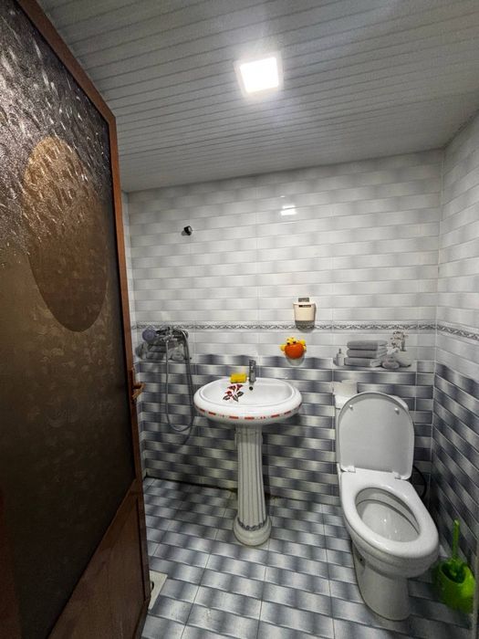 Magazin sotiladi apteka qilsaxam buladi