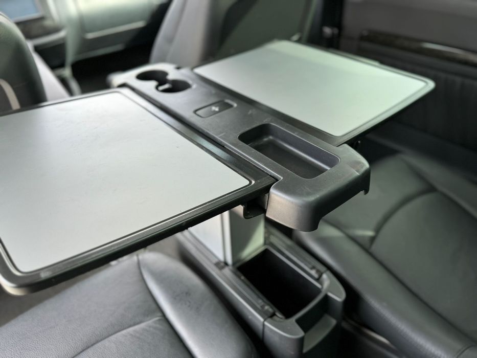 INCHIRIEZ Mercedes Vito Viano 8 Locuri  7 Locuri Masina de Vacanta