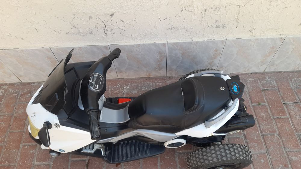 Matasikl elektroni