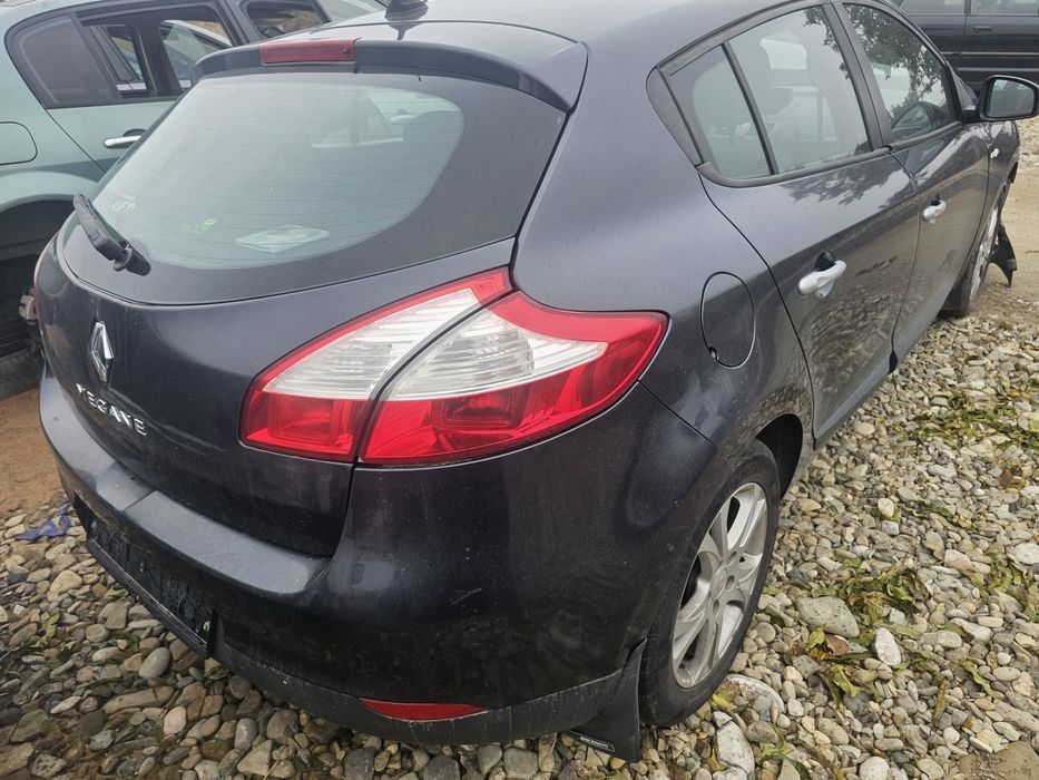 Dezmembrez Renault Megan 3 1.4i 16v 1.6 16v motor cutie far stop haion