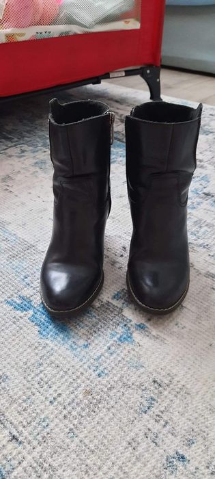 Ghete piele Lasocki