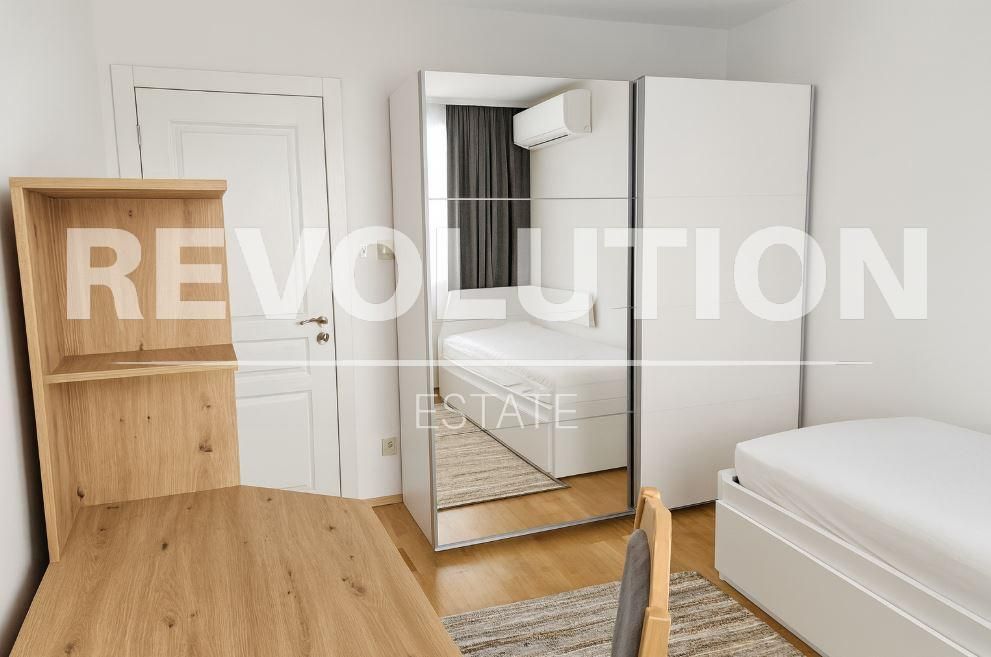 Дава се под наем Тристаен апартамент в Варна, Окръжна болница - 85 кв.м за 650 € - Снимка #3