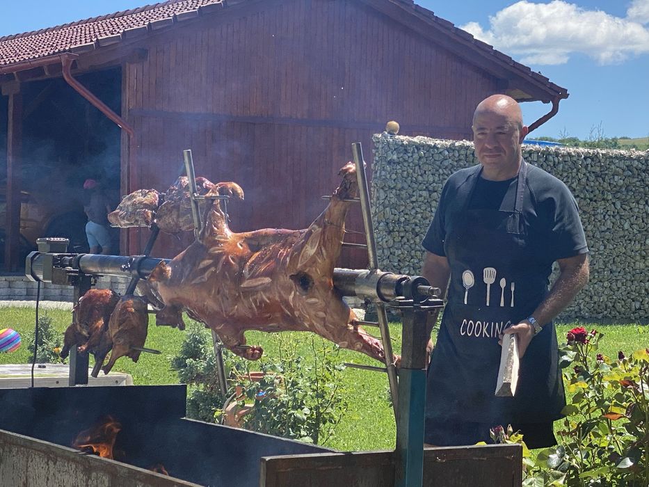 Pregatim , porc, berbecut, pui, ciolane la rotisor/ protap.