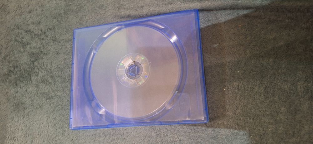 Продавам ps4  игра NFS Heat